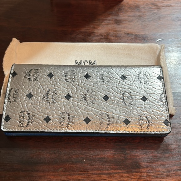 MCM Silver Visetos Long Bi-Fold Wallet - Picture 3 of 15